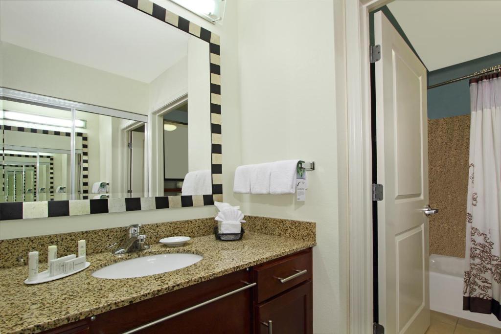 Residence Inn Phoenix Glendale Sports & Entertainment District Main image 2